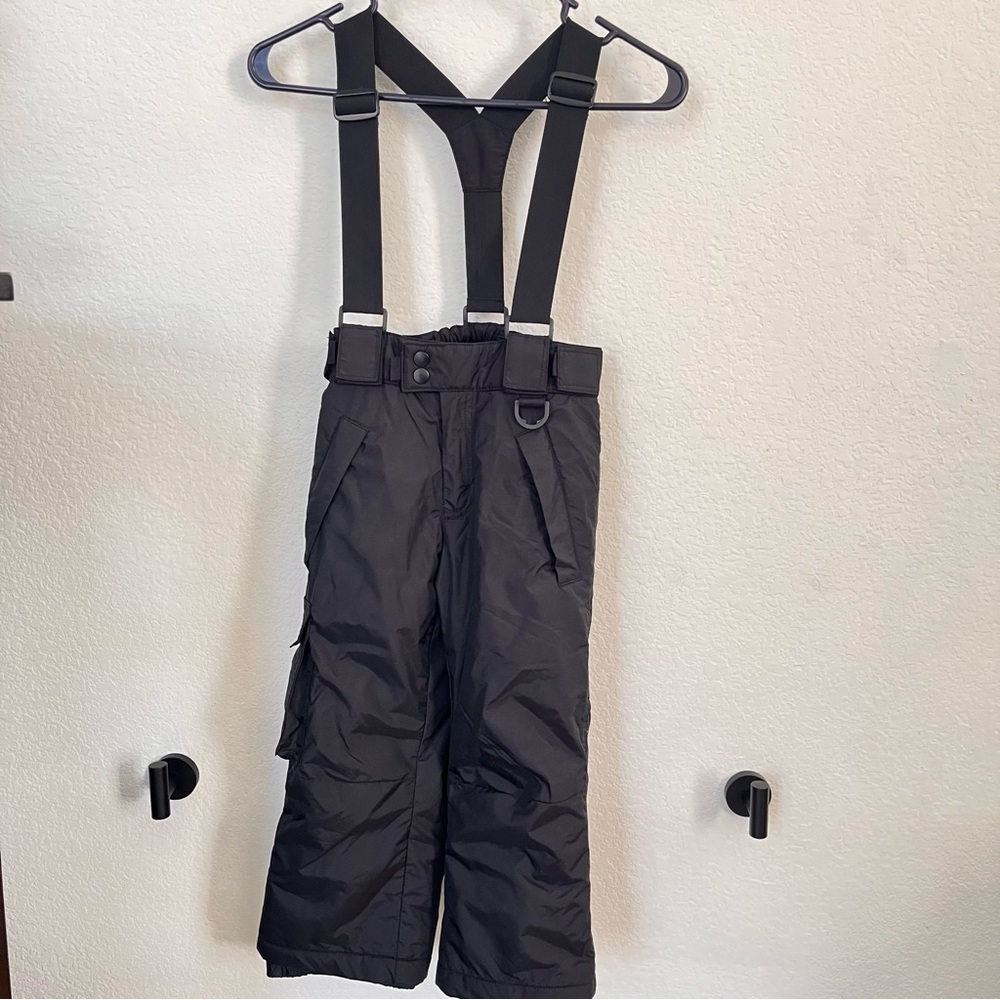 Kids Snow Pant Sport Essential size 4 with Removable Suspenders.